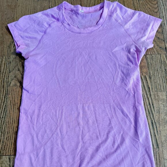 LULULEMON SHORT SLEEVE TOP SHIRT PINK - Picture 1 of 7